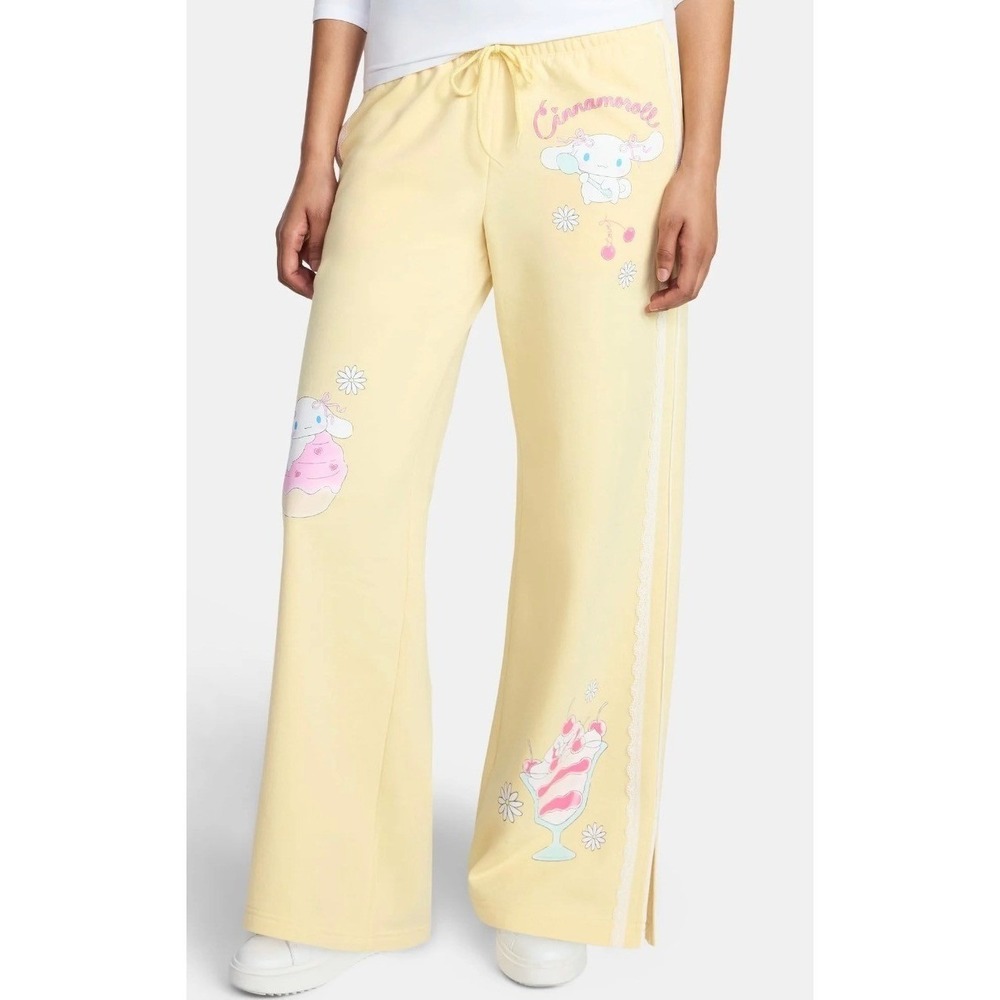 Cinnamoroll Womens Sweet Treats Graphic Fleece Sweatpants Yellow Large Sanrio